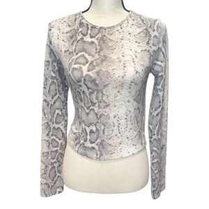 JAC PARKER GREY SNAKE SKIN CROPPED SWEATER
